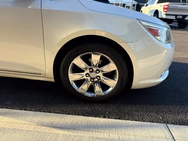 Used 2011 White Buick CXS image 6