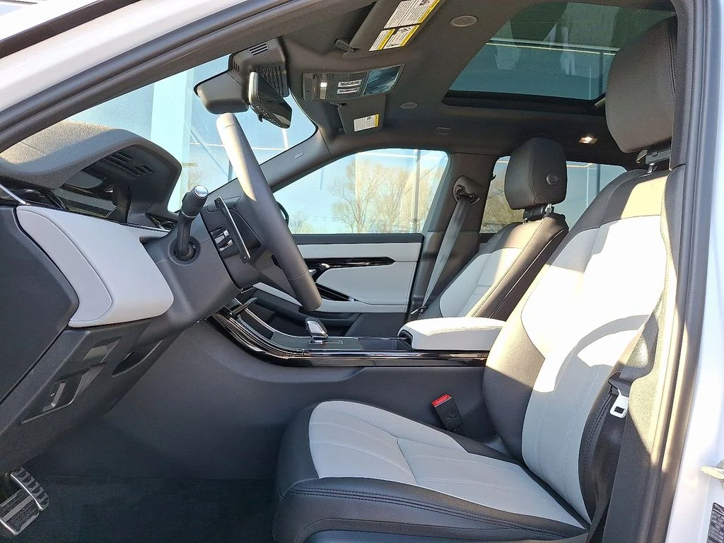 New 2026 White Land Rover Dynamic image 9