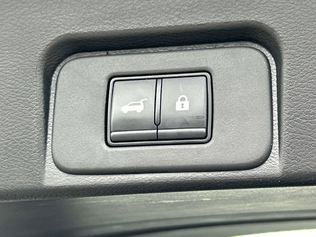 Used 2025 Gray Nissan SV image 14