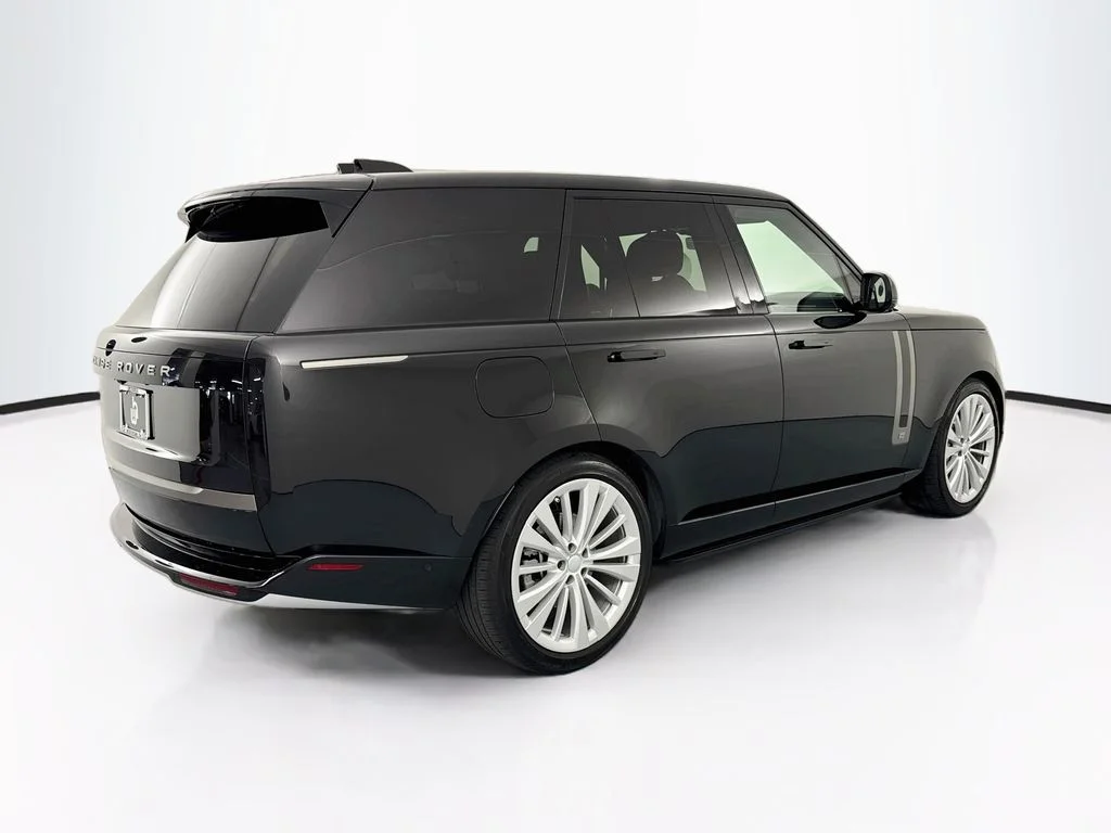Certified Used 2024 Black Land Rover SE image 5