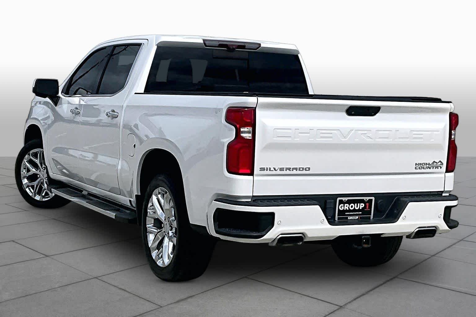 Used 2020 Iridescent Pearl Tricoat Chevrolet High Country image 11