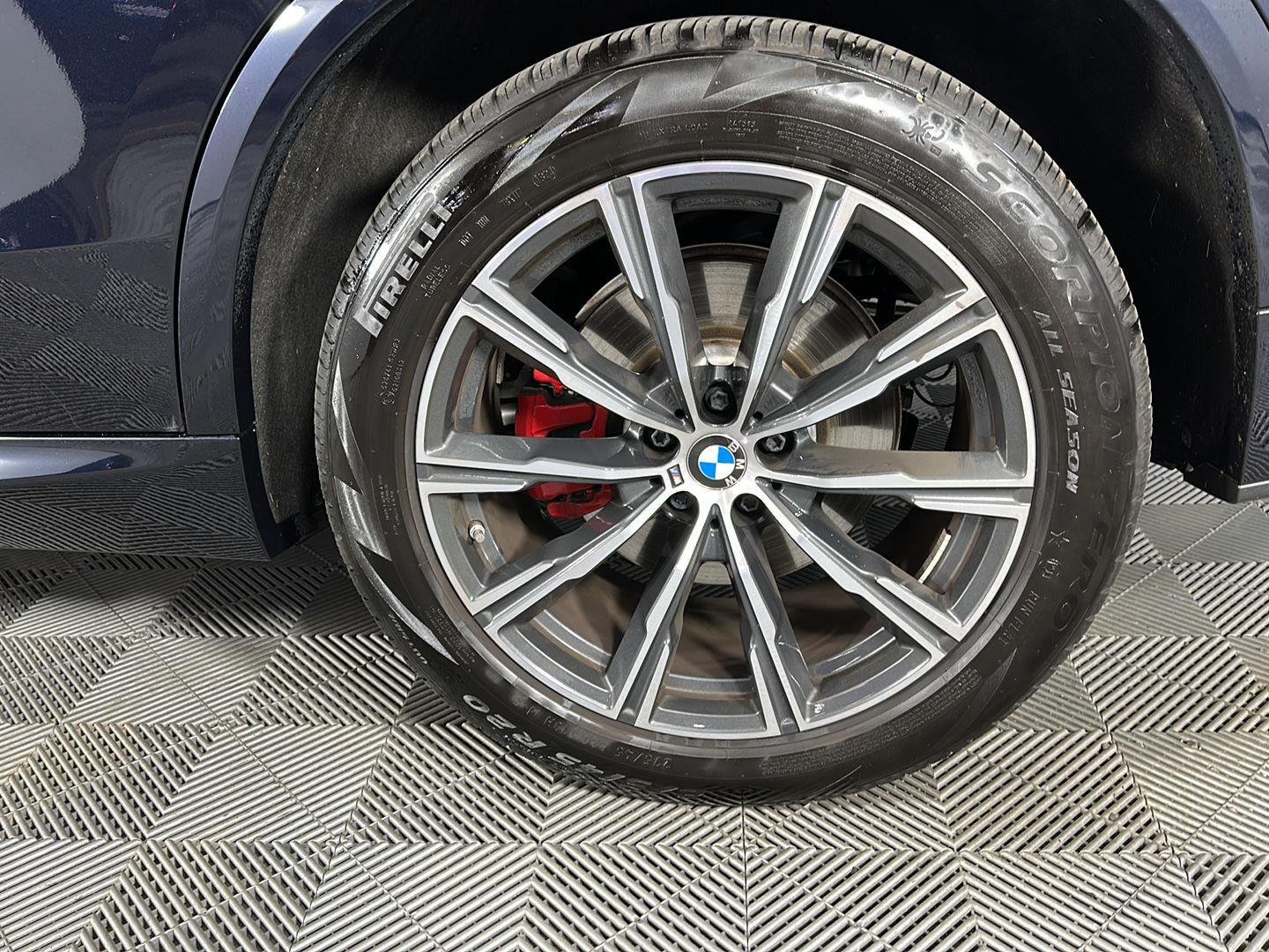 Used 2025 Carbon Black Metallic BMW xDrive40i image 6