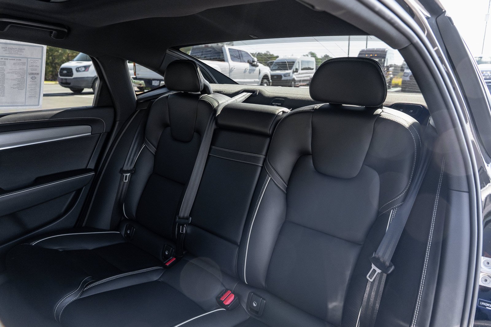 Certified Used 2021 Black Volvo T6 R-Design image 22