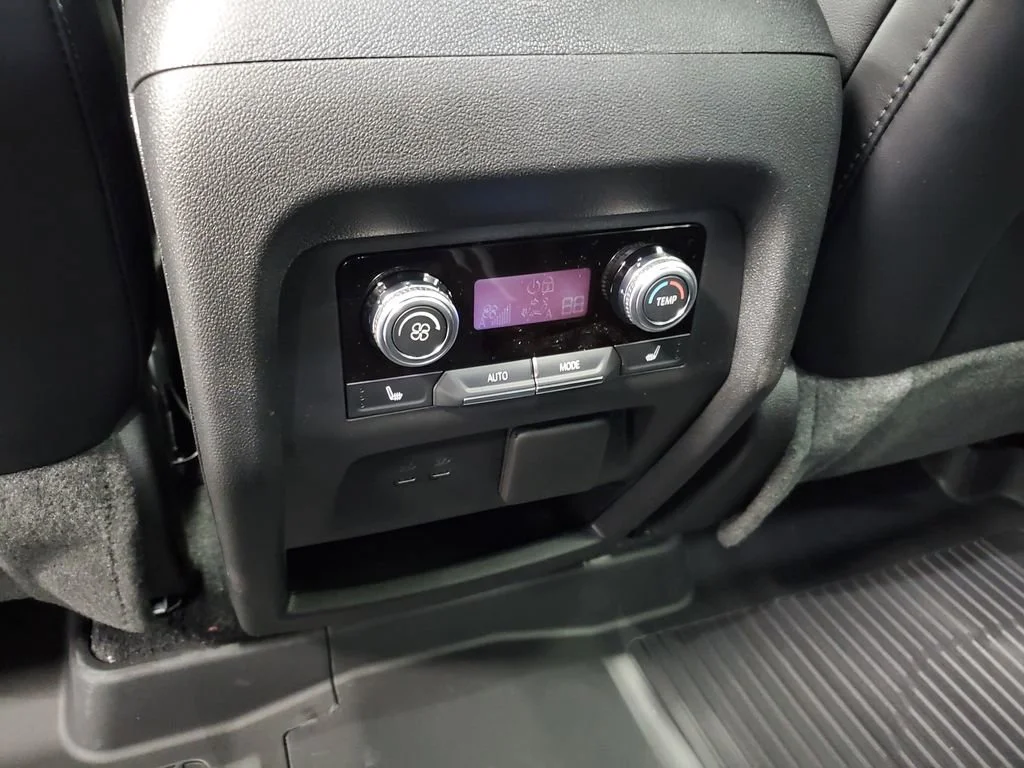 New 2026 Summit White GMC Elevation image 28