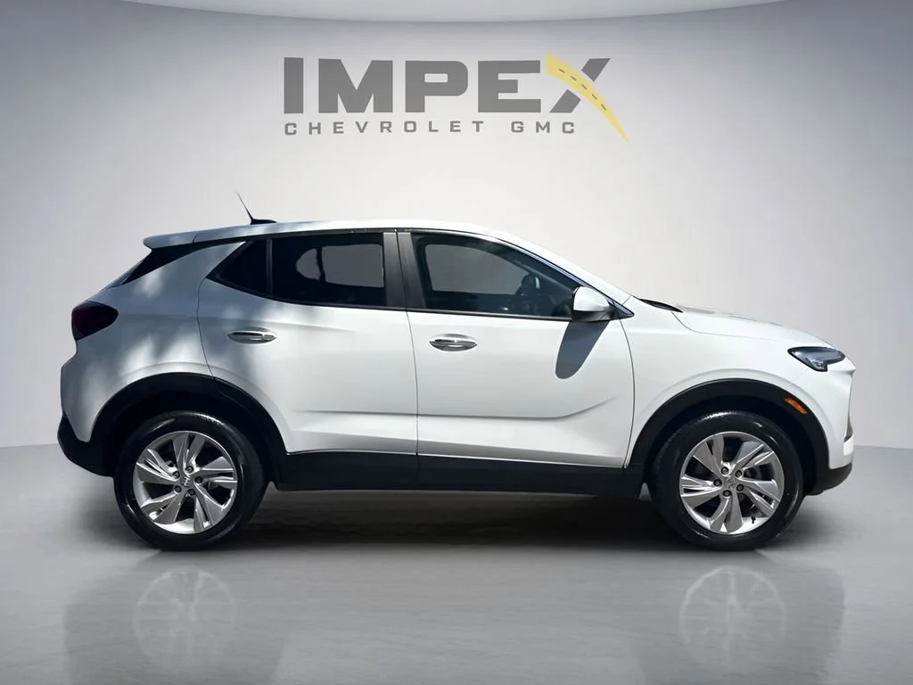 Used 2024 Summit White Buick Preferred image 6