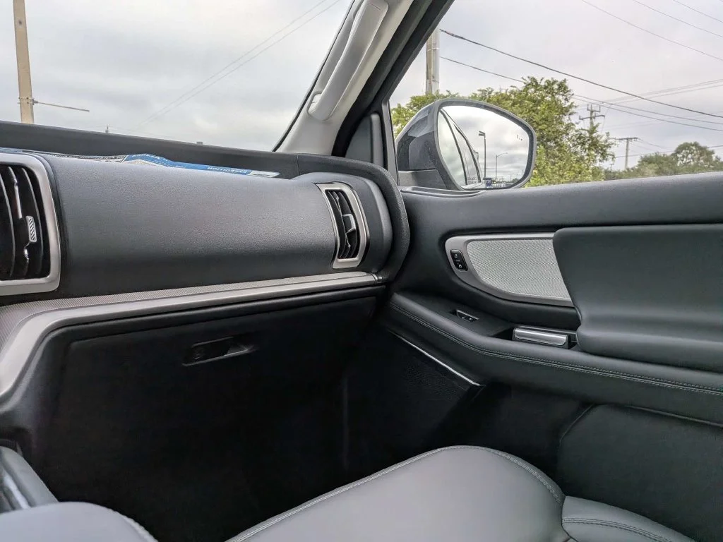 New 2026 Agate Black Metallic Ford Active image 18