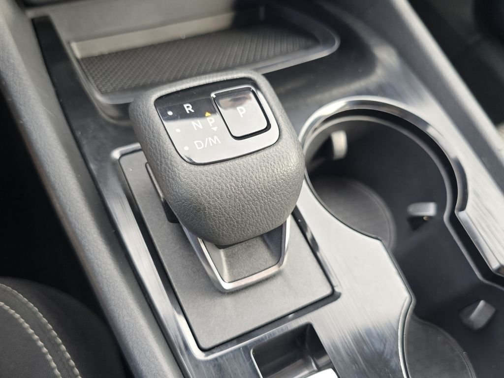 2024 Nissan Rogue SV - Photo 27