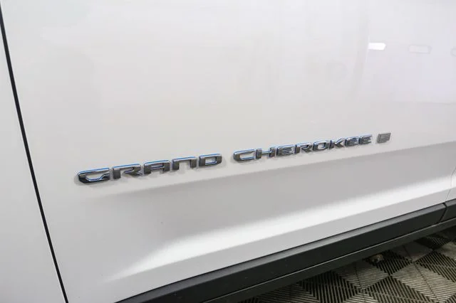 Used 2023 White Jeep 4xe image 7