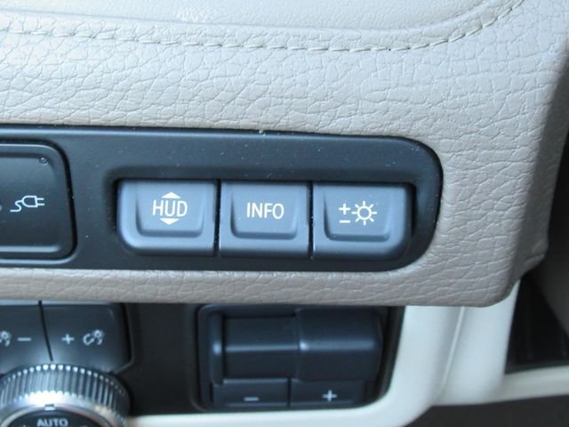 Used 2021 Beige GMC Denali image 25