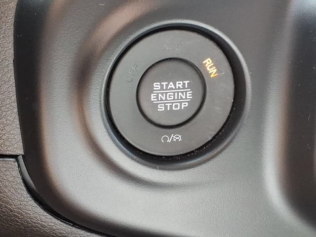 Used 2023  Jeep High Altitude image 30