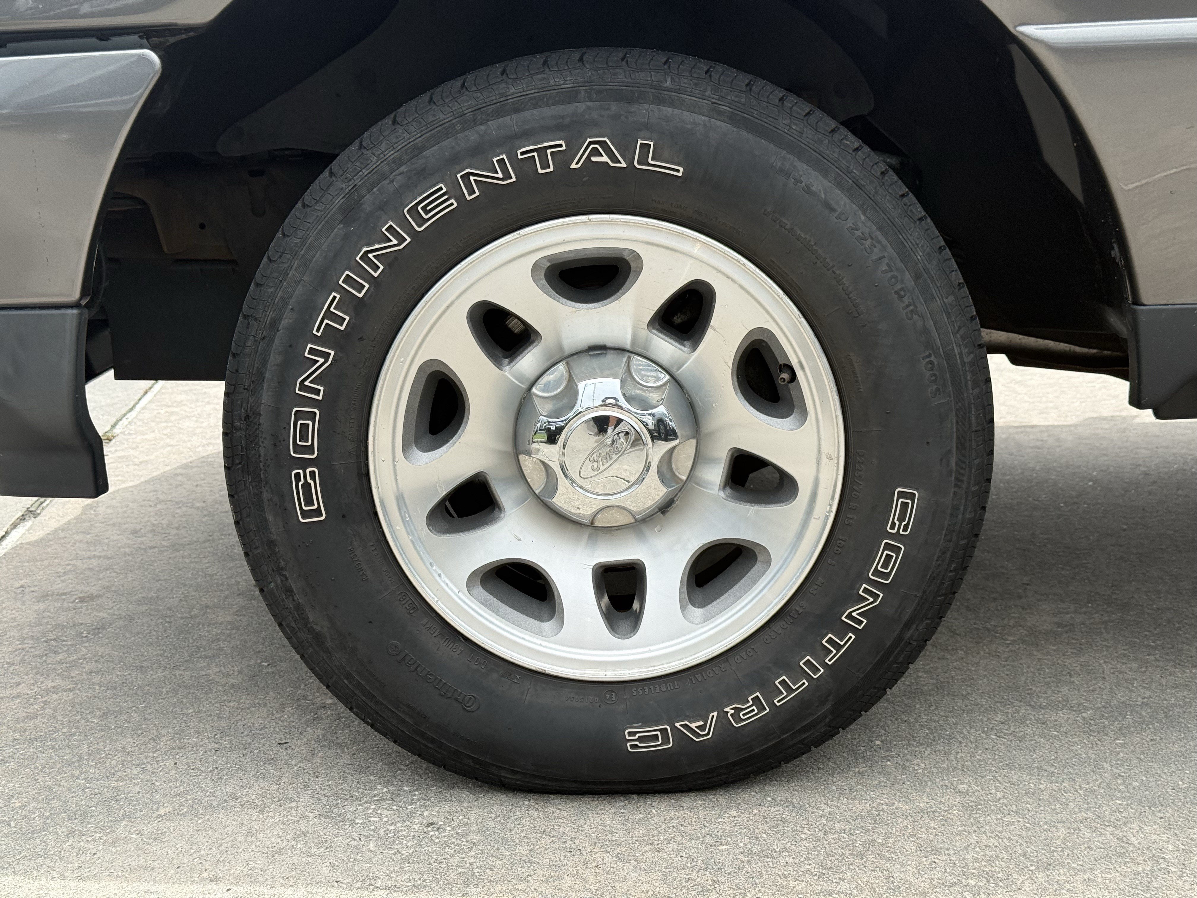 Used 2011 Dark Shadow Gray Metallic Ford XLT image 11
