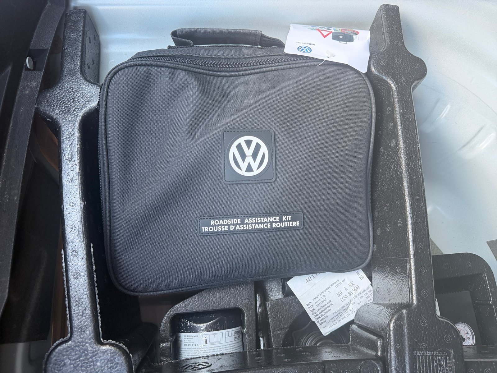 Used 2021 Pure White Volkswagen S image 37