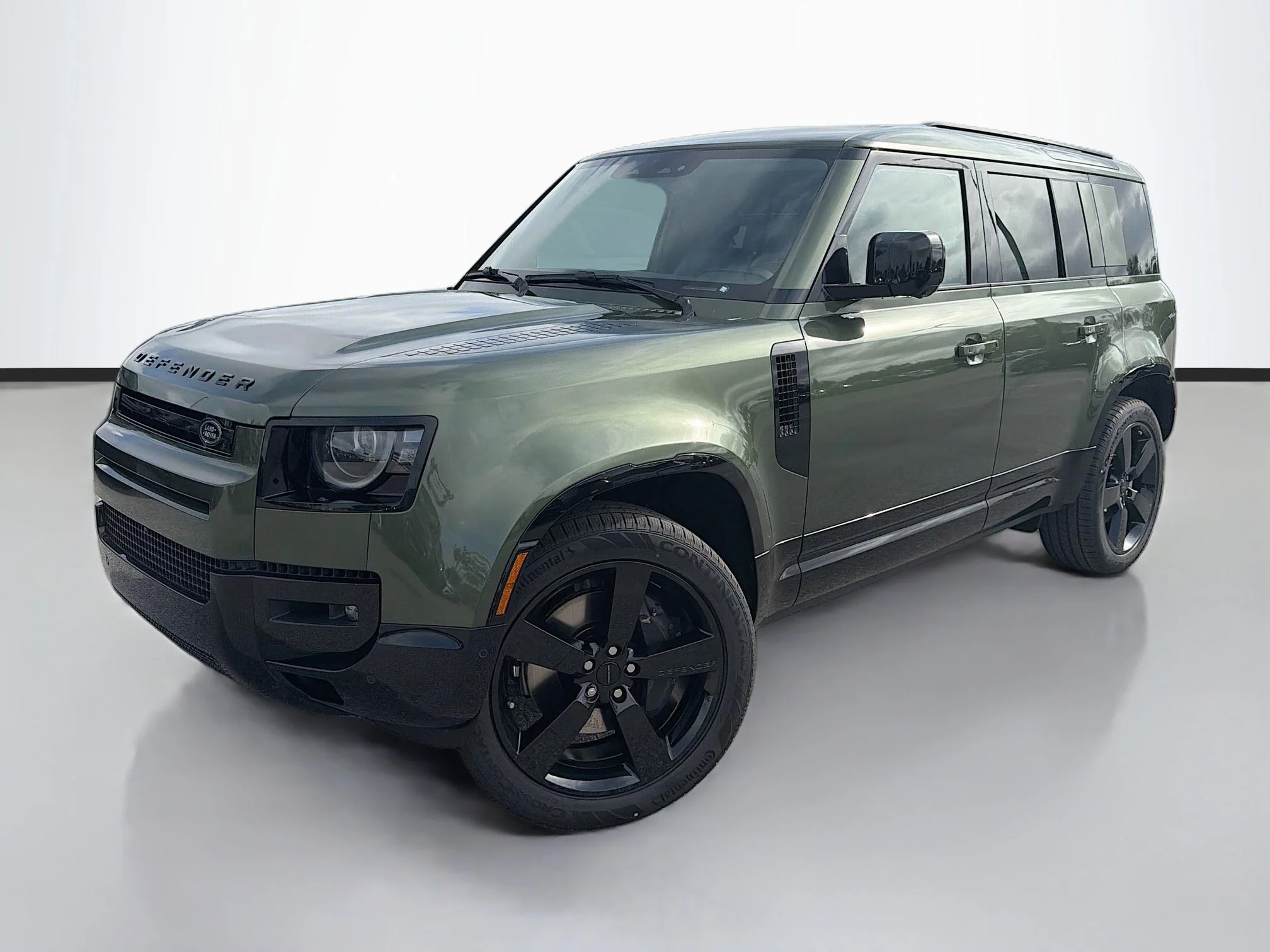 2026 Land Rover Defender 110 X-Dynamic SE P400's photo
