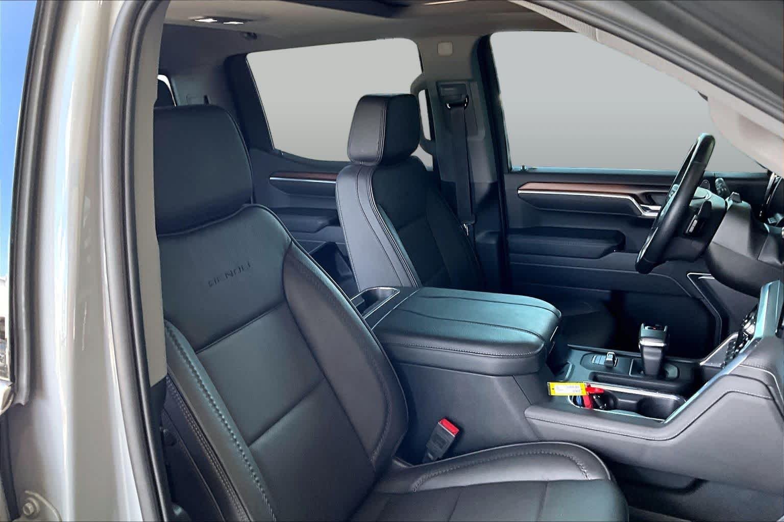 Used 2025 Thunderstorm Gray GMC Denali image 9