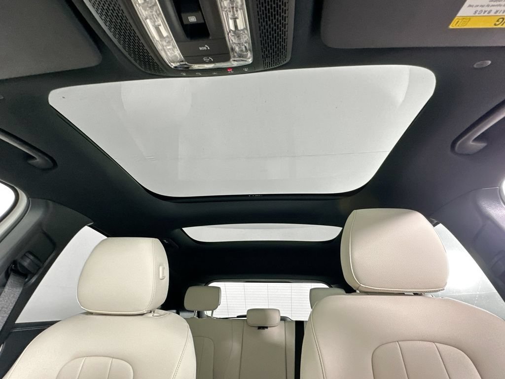 New 2026 Polar White Mercedes-Benz GLA 250 image 53