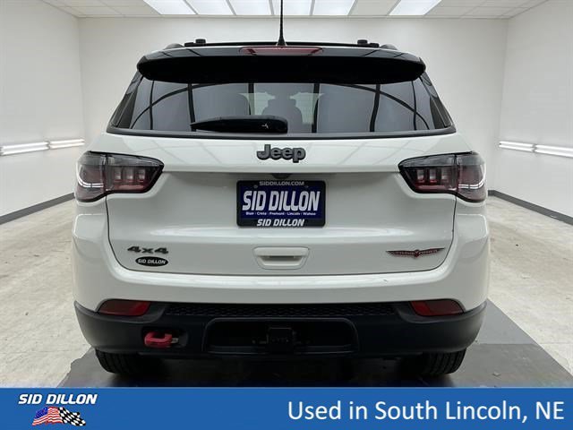 Used 2018 White Clearcoat Jeep Trailhawk image 5