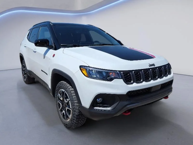 New 2026 Bright White Clear-Coat Exterior Paint Jeep Trailhawk image 10