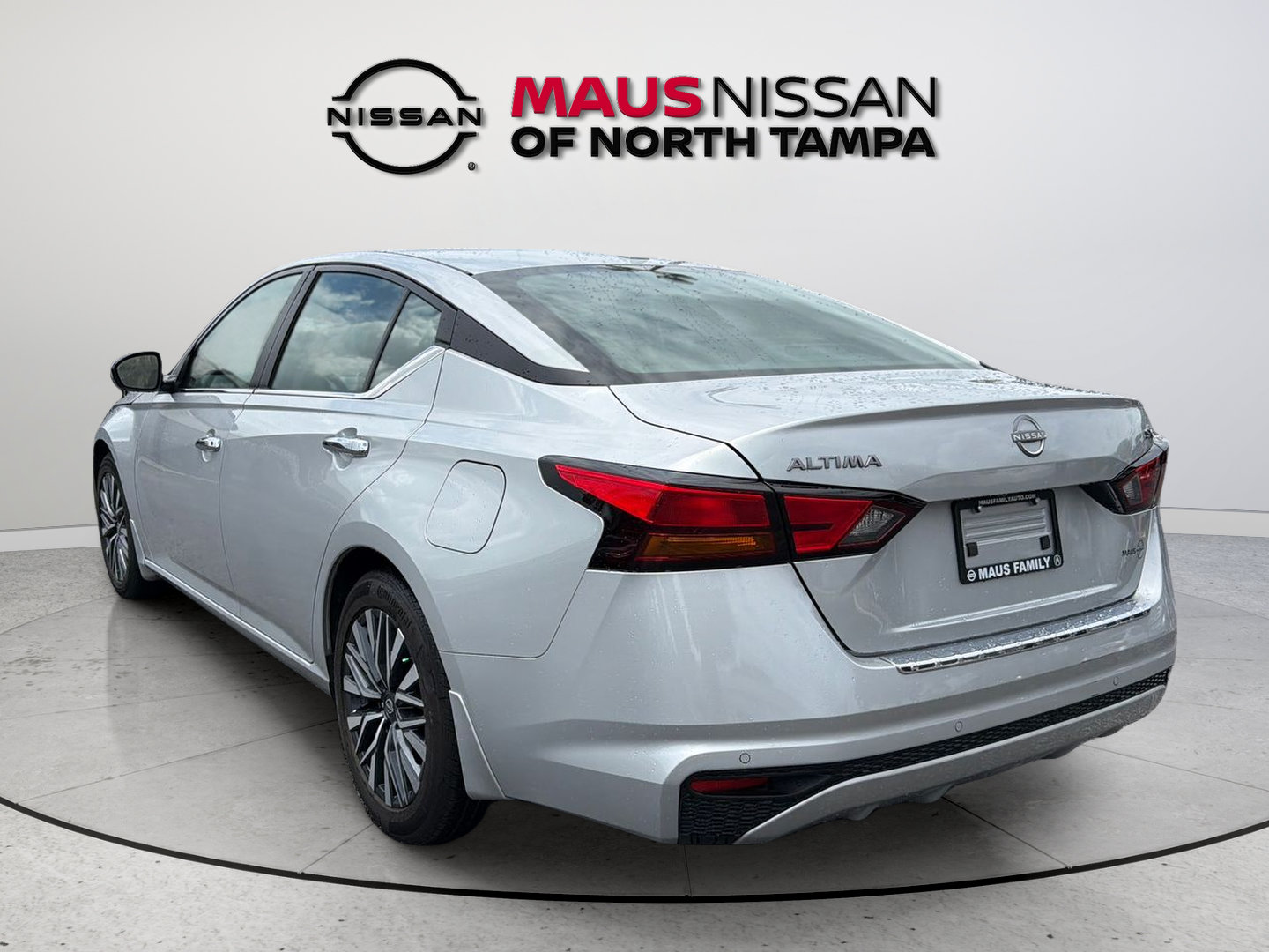 Certified Used 2023 Silver Nissan 2.5 SV image 6