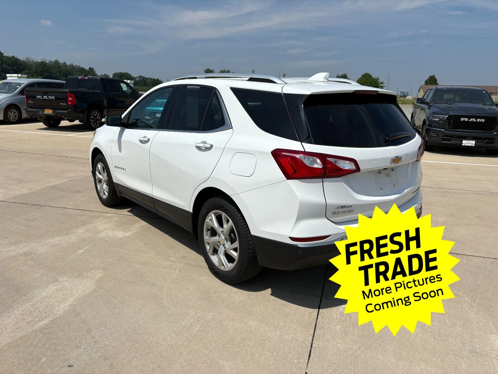 Used 2018 Summit White Chevrolet Premier image 3