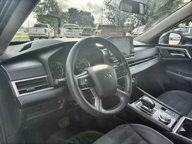 Used 2024 Blue Mitsubishi SE 2.5 2WD image 10
