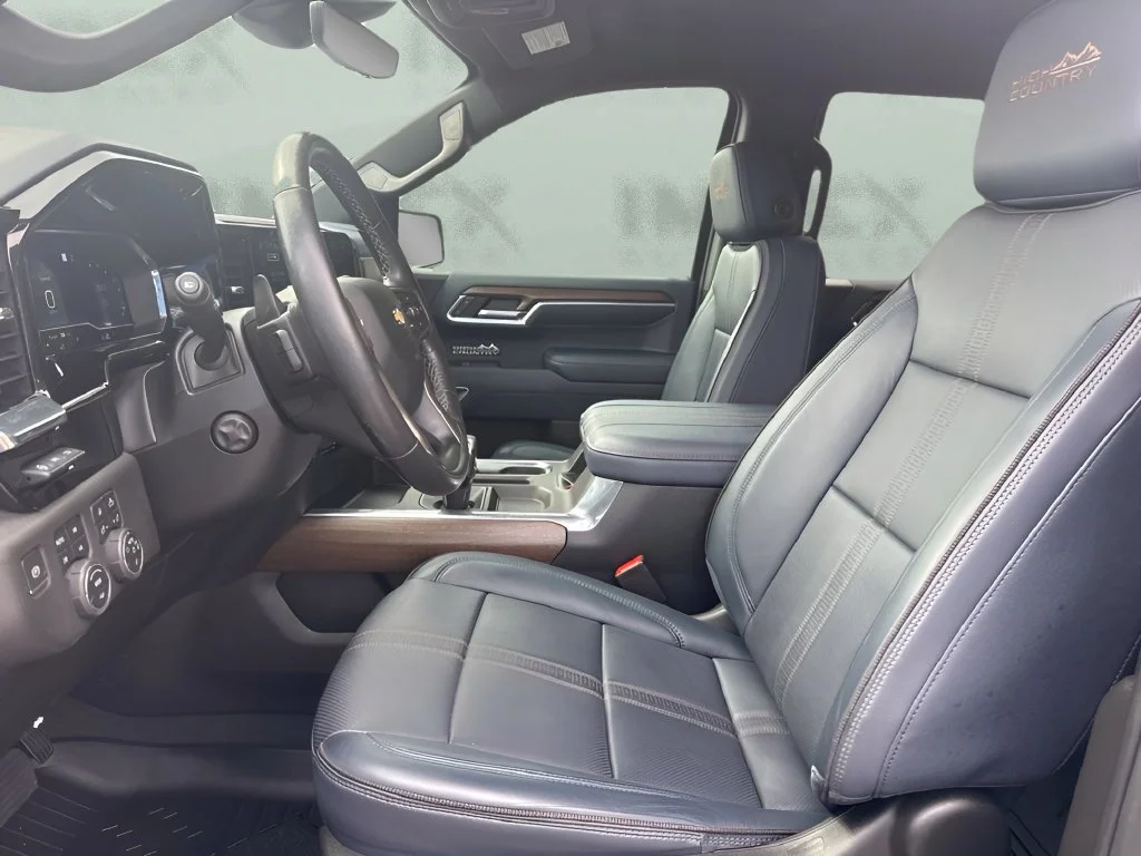Used 2023 NORTHSKY BLUE METALLIC Chevrolet High Country image 9