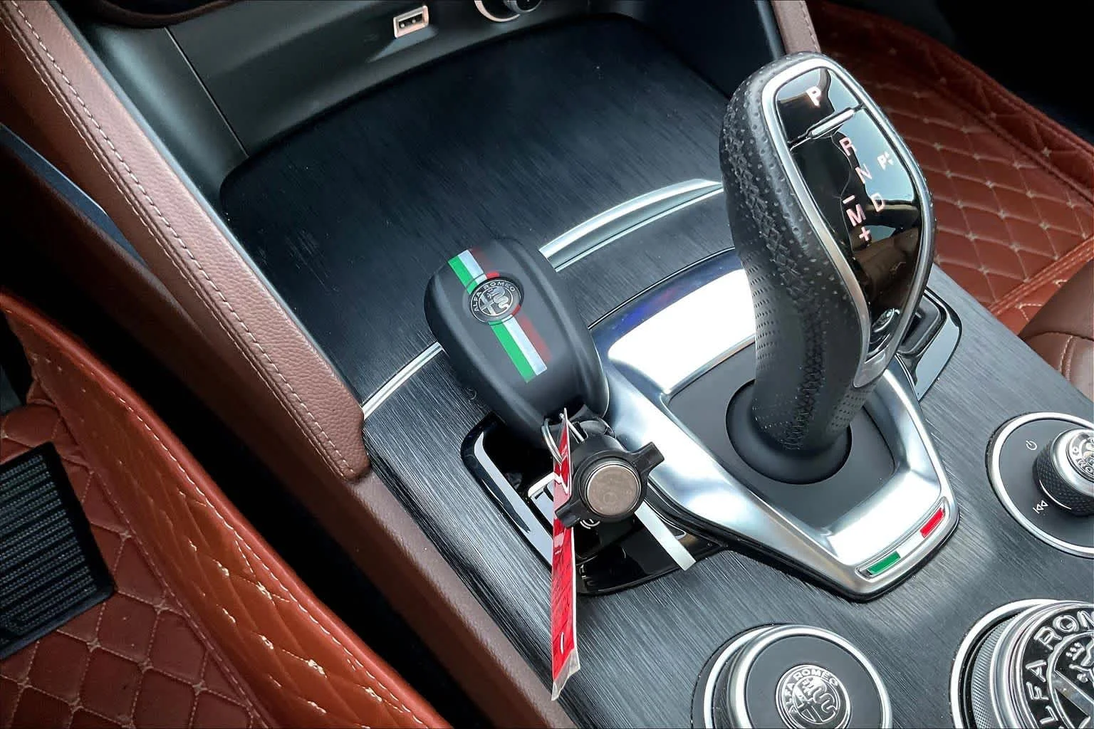 Used 2020 Anodized Blue Metallic Alfa Romeo  image 15