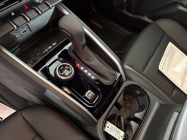 Used 2025 White Chevrolet Trail Boss image 19