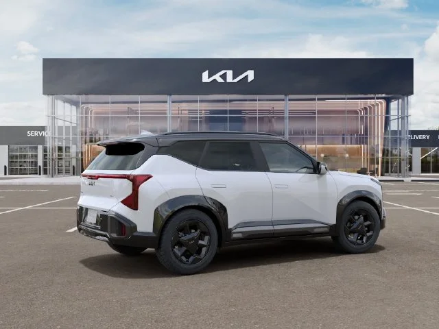 New 2027 White Kia X-Line S image 6