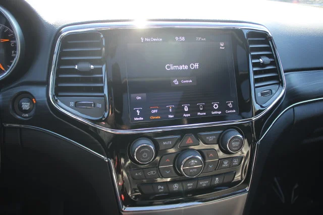 Used 2020 Gray Jeep Limited image 4