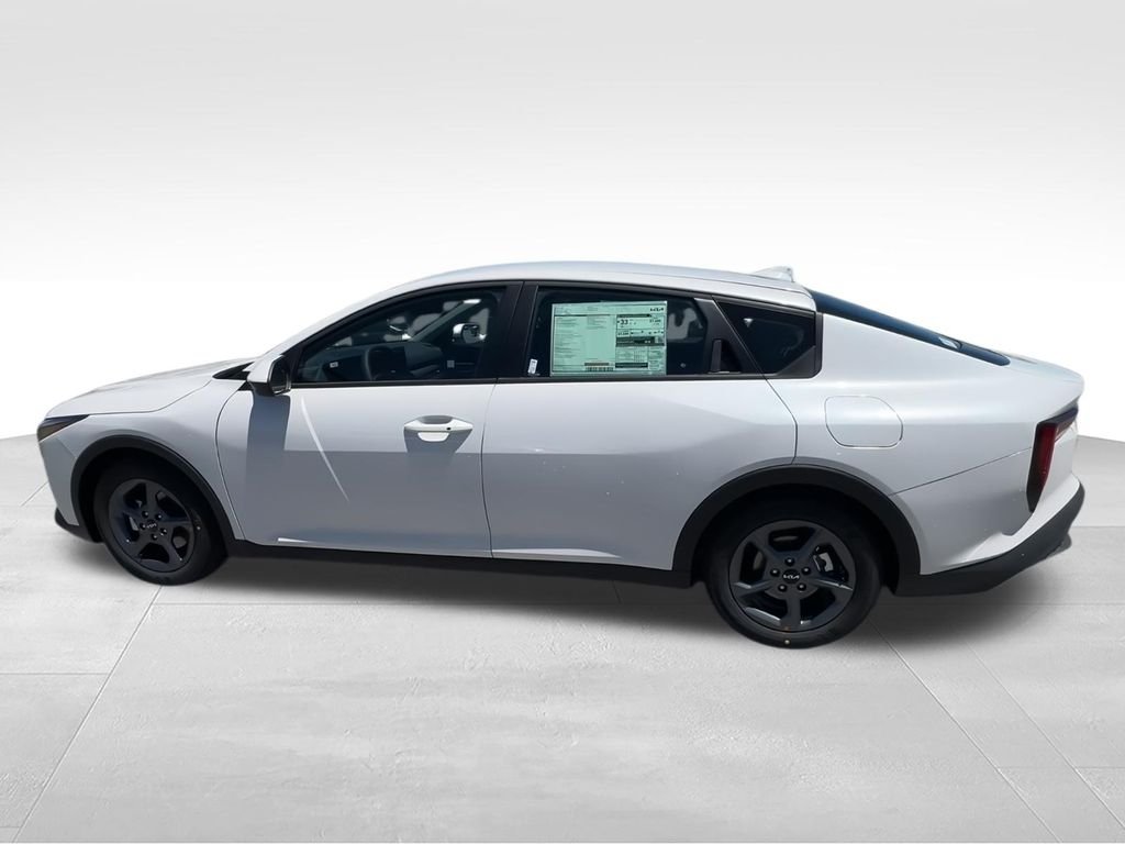 New 2026 White Kia LXS image 5