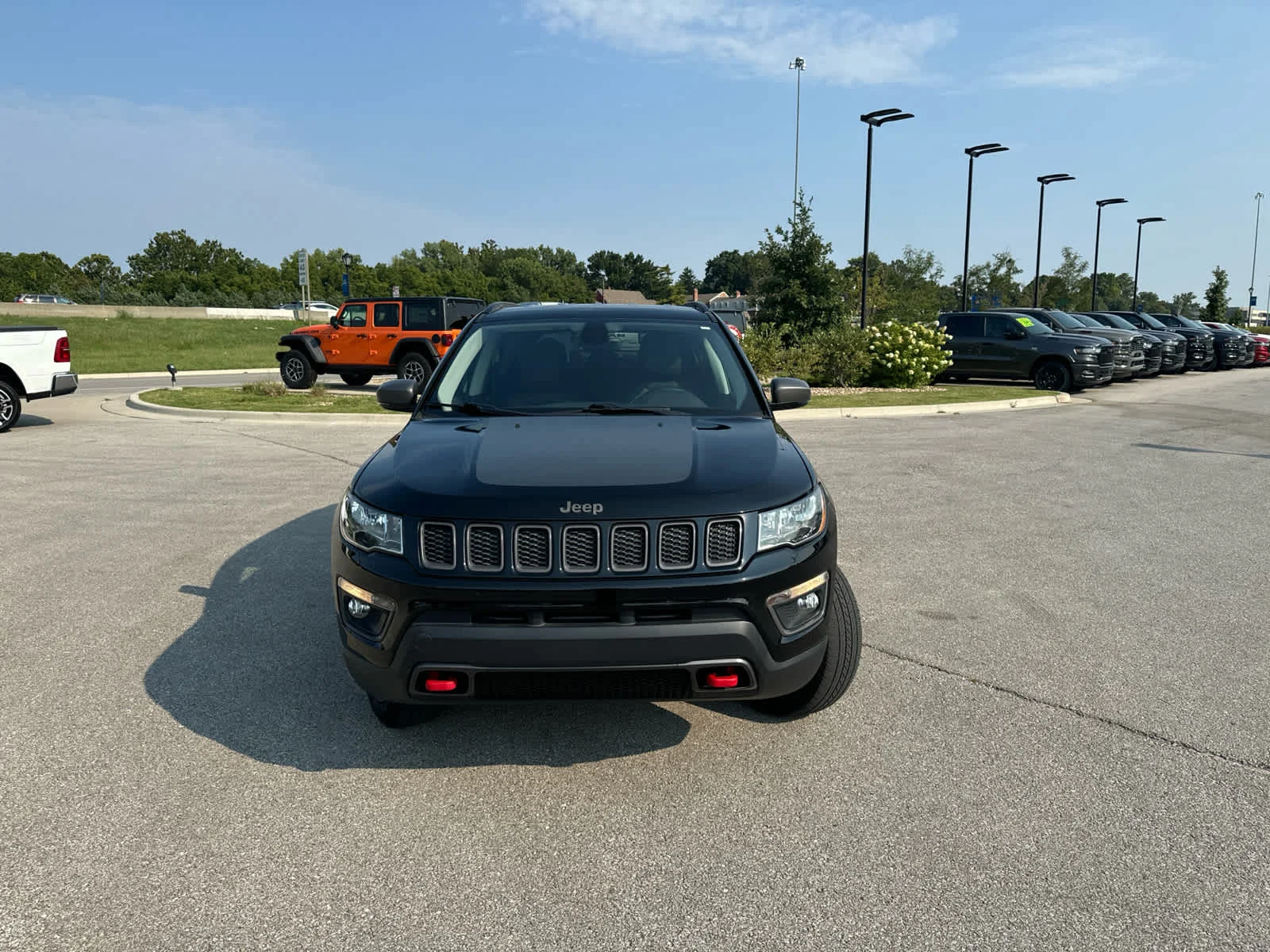 Used 2018 Jeep Compass Trailhawk with VIN 3C4NJDDB5JT403868 for sale in Kansas City