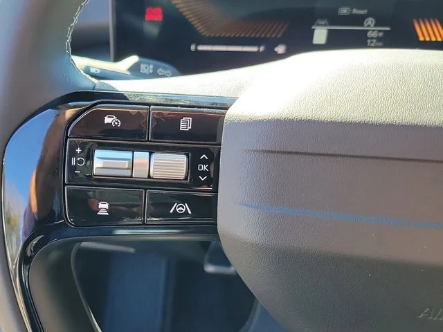 New 2026 Ivory Silver Kia S image 11