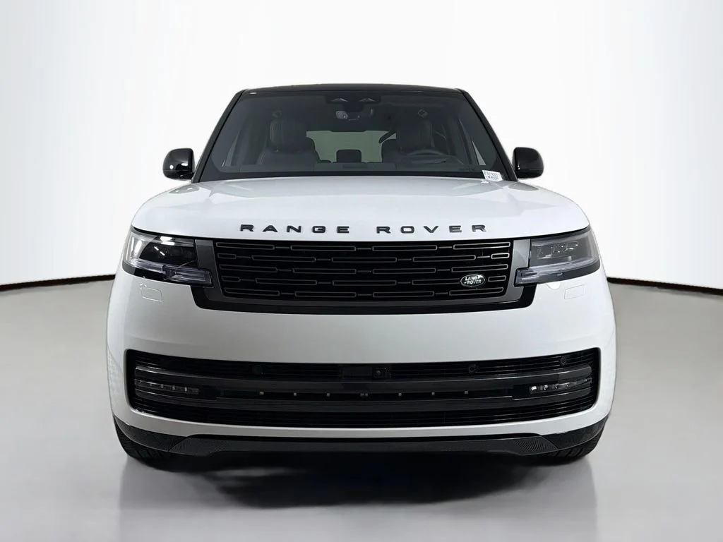 New 2026 Fuji White Land Rover SE image 2