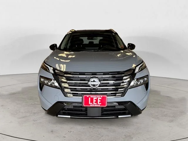 New 2026 Gray Nissan Platinum image 9