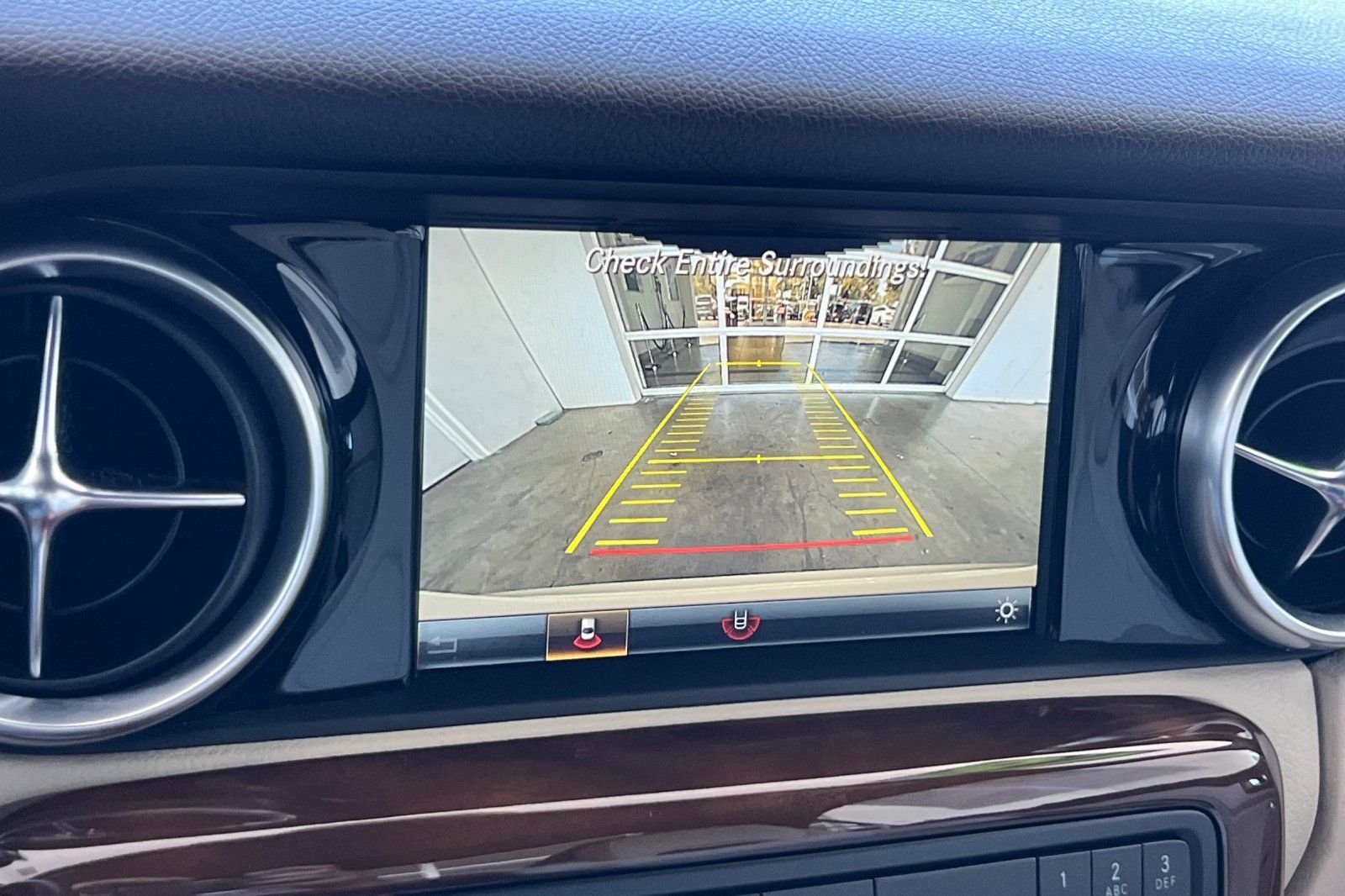 Used 2018  Mercedes-Benz 300 image 19