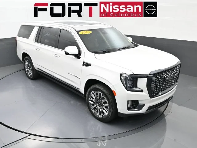 Used 2023 White GMC Denali Ultimate image 37