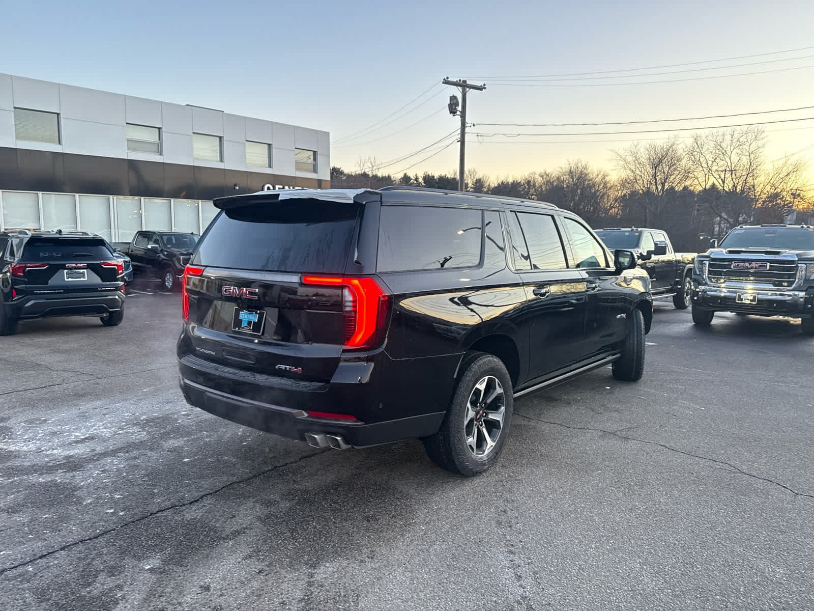 2026 GMC Yukon XL AT4 Ultimate - Photo 7
