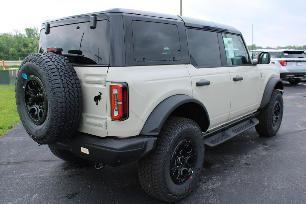 New 2026 Desert Sand Ford Badlands® image 16