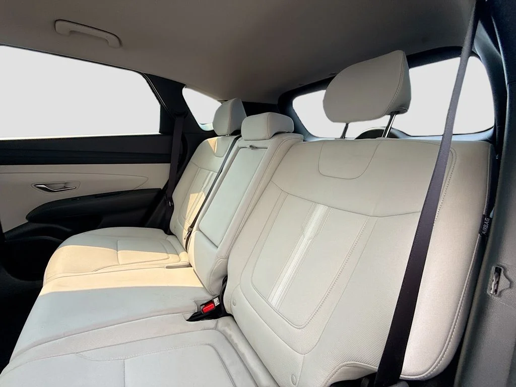 Used 2025 Black Hyundai SEL image 27