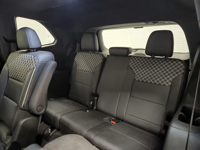Used 2024  GMC Denali image 23