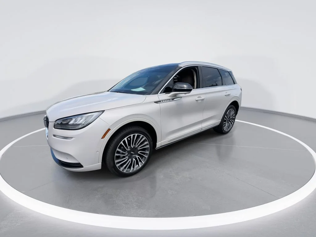 Used 2022 White Lincoln Reserve image 4