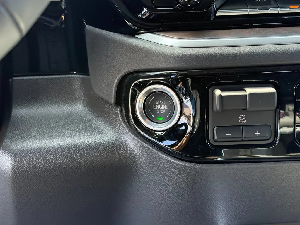 New 2026 Glacier White Tricoat GMC SLT image 26