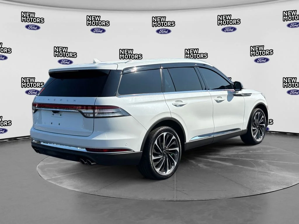 Used 2020 White Metallic Lincoln Reserve image 5