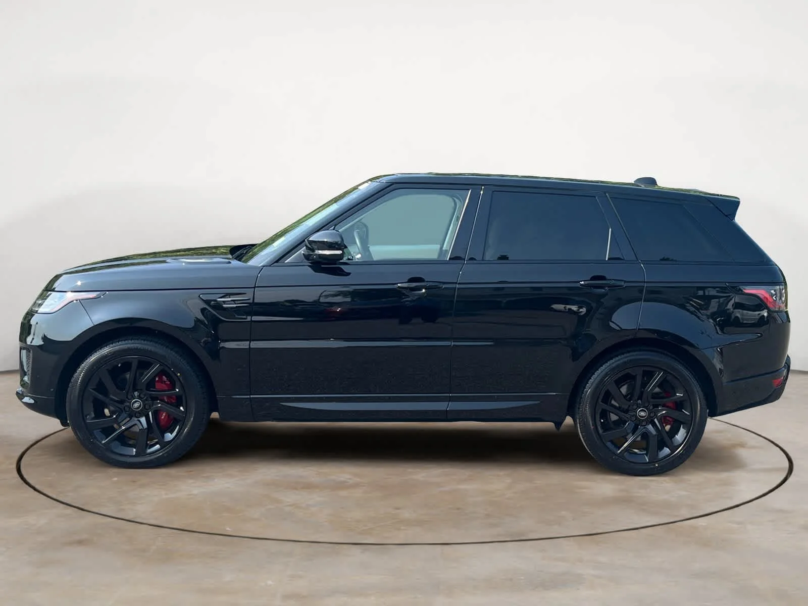 Certified Used 2022 Santorini Black Metallic Land Rover HSE Dynamic image 2
