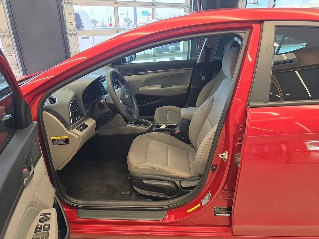 Used 2018 Red Hyundai SEL image 13