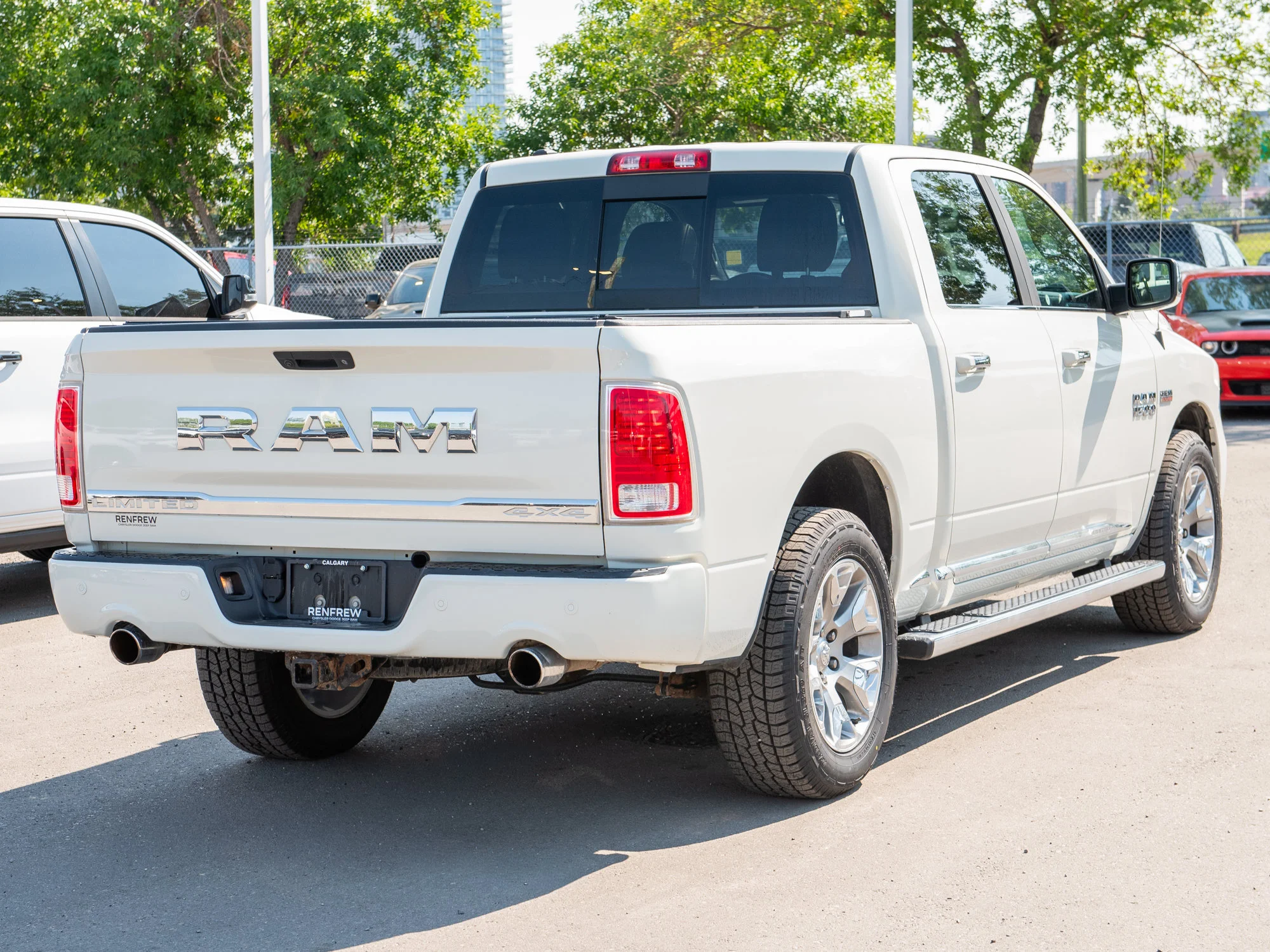 Used 2016 White RAM Limited* | Crew Cab | 5.7L HEMI V8 | Heated/Ventilated Seats | Sunroof | Tonneau Cover | image 16