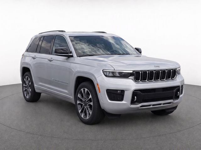 Used 2023 Silver Jeep Overland image 2