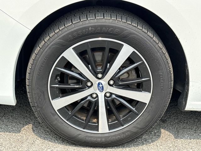 Used 2019 White Subaru 2.0i Premium image 10