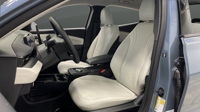 Used 2023 Vapor Blue Metallic Ford Premium image 9