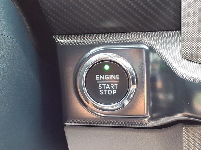 Used 2023 White Ford Limited image 29